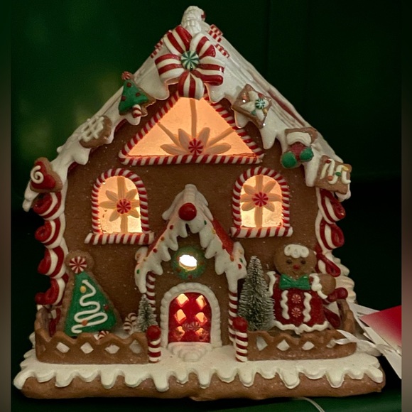 Gingerbread House - Picture 3 of 10
